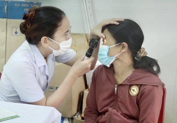 Bác sĩ mắt (Full time)