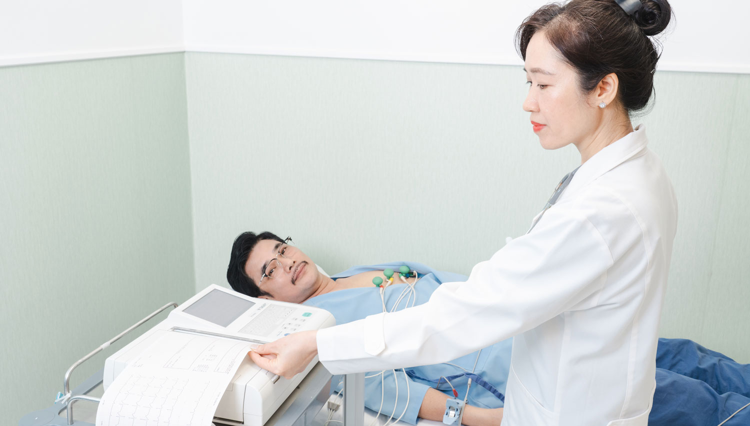 Các Dấu Hiệu Cảnh Báo Nguy Cơ Đột Quỵ Không Nên Bỏ Qua