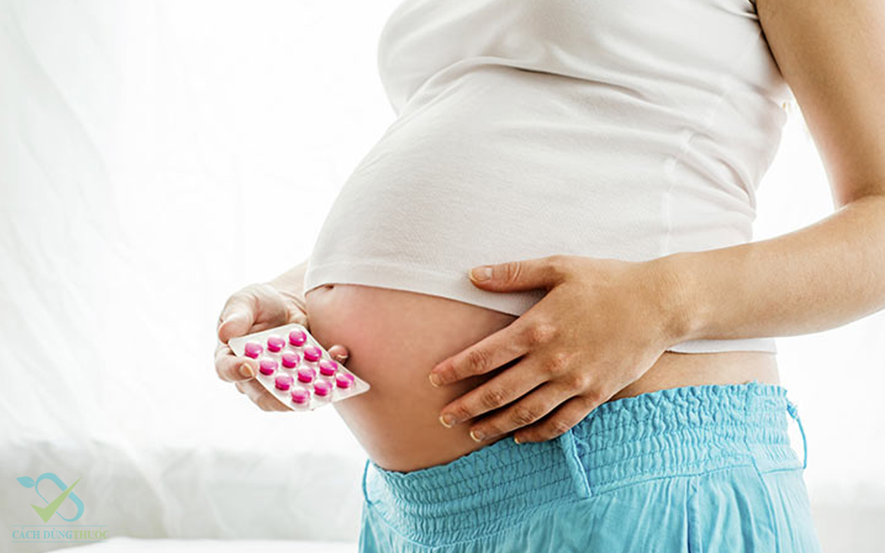 Thận trọng khi dùng Celecoxib ở đối tượng phụ nữ đang mang thai